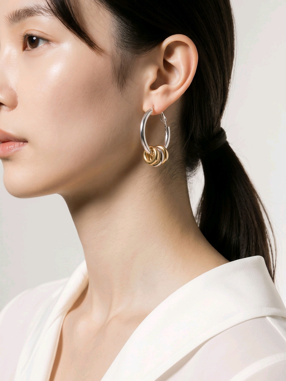 The Ear Sense F3-326 Silver Click Hoop Earrings